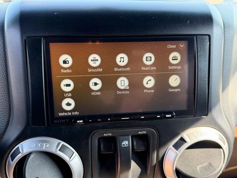 Used 2012 Jeep Wrangler Sahara w/ Connectivity Group AWD/4WD image 23