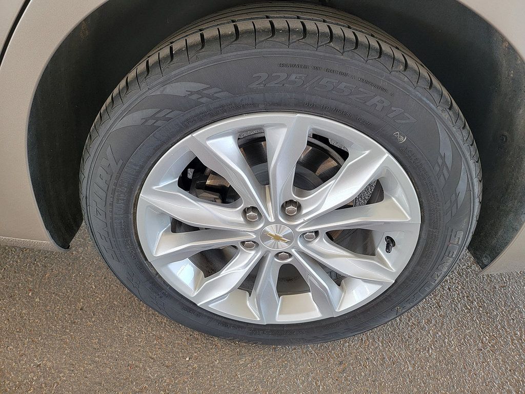 Used 2025 Chevrolet Malibu LT FWD image 9