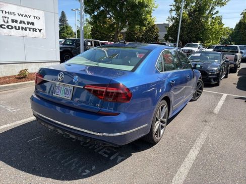 Used 2017 Volkswagen Passat 1.8T R-Line FWD image 3
