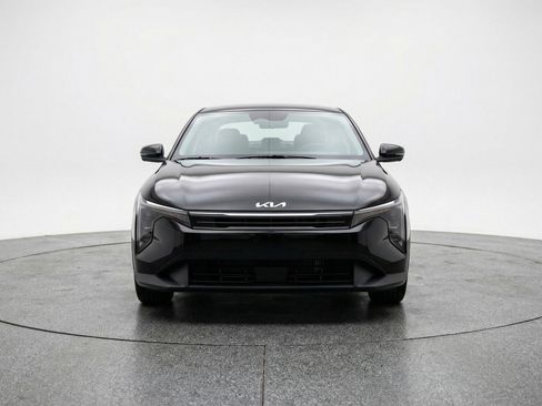 Used 2025 Kia K4 FWD image 2