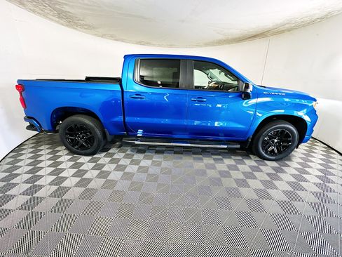 Used 2022 Chevrolet Silverado 1500 RST RWD image 2