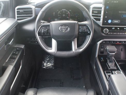 Used 2025 Toyota Tundra Platinum AWD/4WD image 5