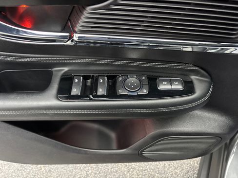 Used 2022 Lincoln Corsair Reserve w/ Sport Package image 13