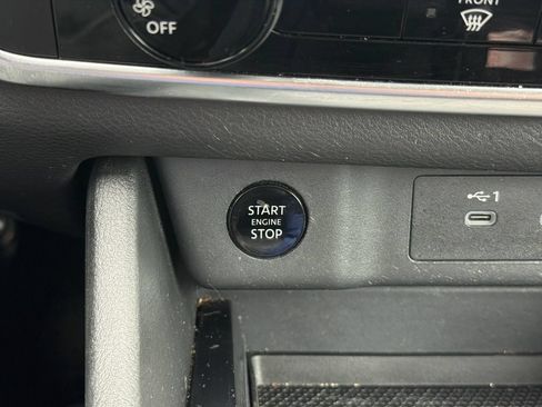 Used 2024 Nissan Rogue S AWD/4WD image 28