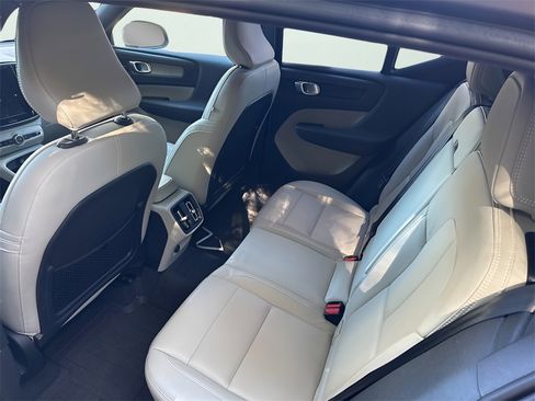 Used 2020 Volvo XC40 T4 Inscription image 52