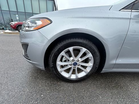 Used 2020 Ford Fusion SE image 30