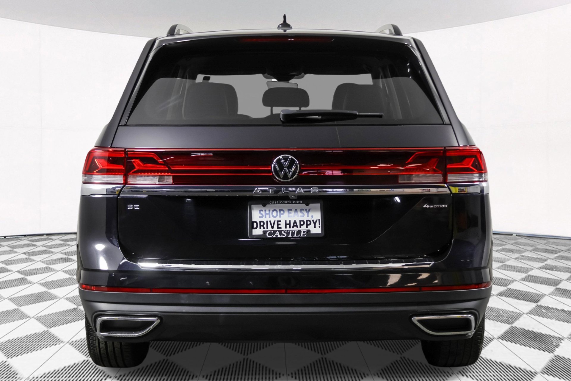 Used 2024 Volkswagen Atlas SE AWD/4WD image 16