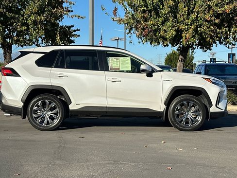 Used 2023 Toyota RAV4 XLE Premium image 3