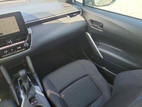 Used 2024 Toyota Corolla Cross AWD Hybrid image 17