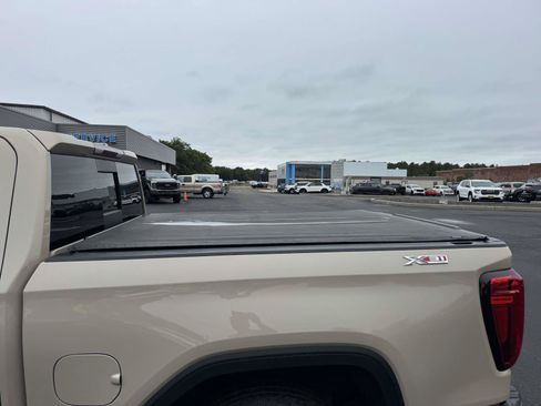 Used 2022 GMC Sierra 1500 Elevation w/ Elevation Premium Package AWD/4WD image 16