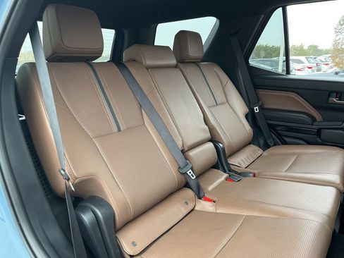 Used 2025 Toyota 4Runner Limited w/ Tow Technology Package image 29