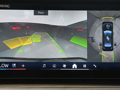 Used 2025 BMW 760i xDrive w/ Executive Package image 21