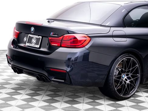 Used 2018 BMW M4 Convertible RWD image 37