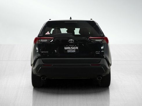 Used 2020 Toyota RAV4 XLE w/ Convenience Package image 4