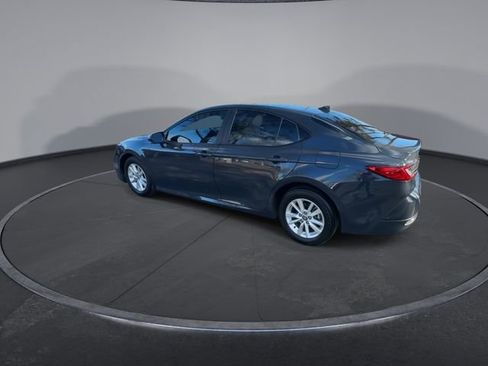 Used 2025 Toyota Camry LE image 10