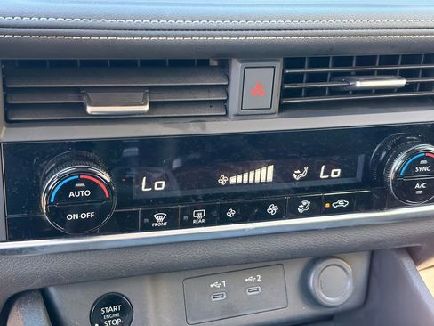 Certified 2024 Nissan Rogue SV FWD image 23