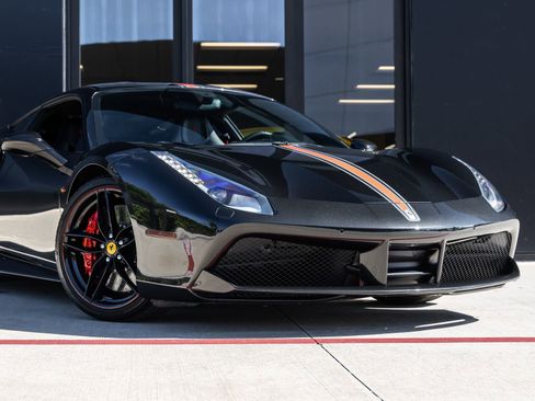 Used 2017 Ferrari 488 GTB RWD image 5