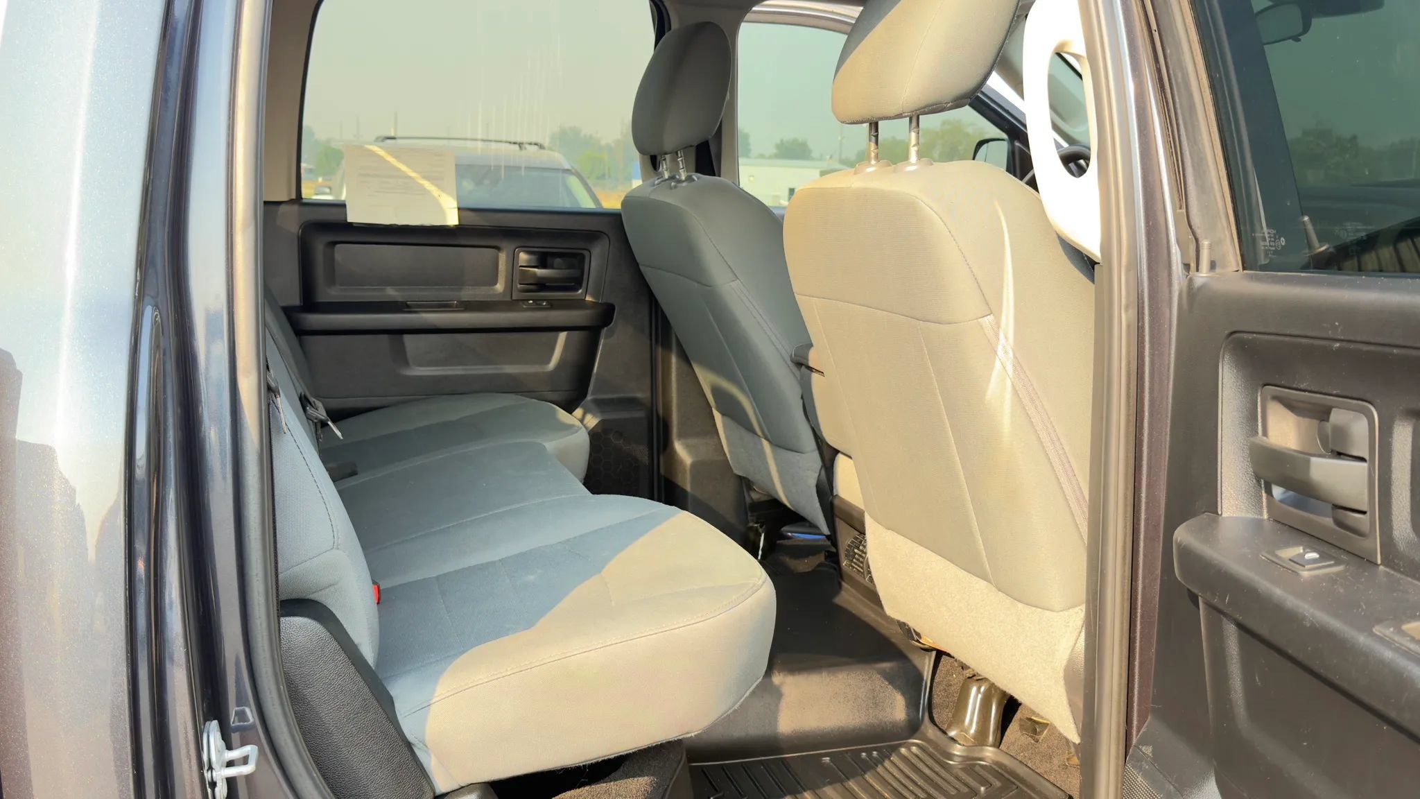 Used 2018 RAM 2500 Tradesman w/ Chrome Appearance Group AWD/4WD image 16
