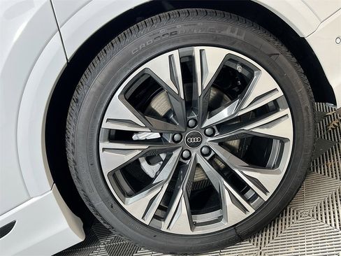 New 2026 Audi Q8 Premium Plus image 30