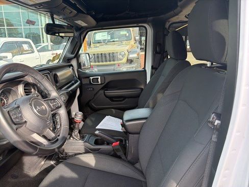 Used 2018 Jeep Wrangler Unlimited Sport S image 11