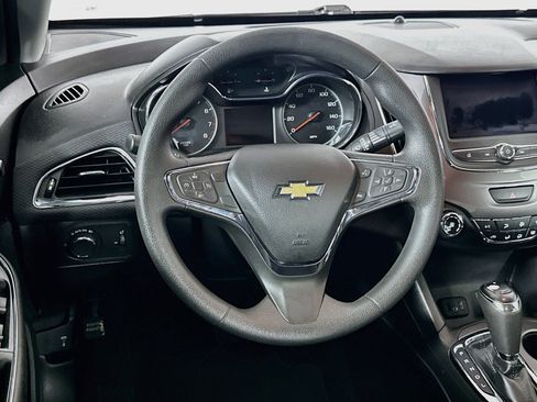 Used 2019 Chevrolet Cruze LS w/ LS Convenience Package FWD image 18