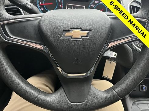 Used 2017 Chevrolet Cruze LS image 18