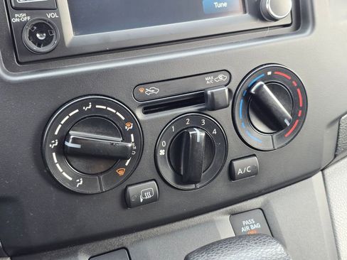 Used 2018 Nissan NV200 SV w/ Navigation Package image 27