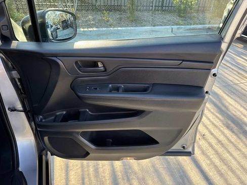 Used 2025 Honda Odyssey EX-L image 13