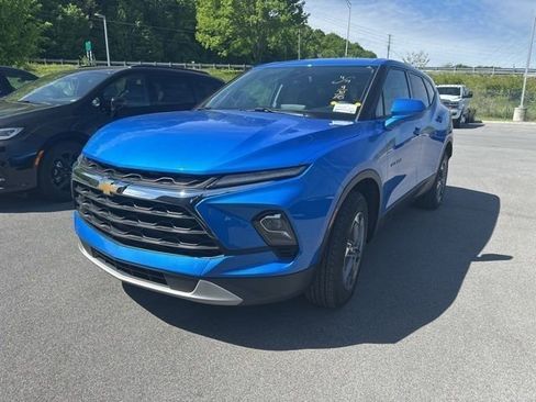 Used 2025 Chevrolet Blazer LT AWD/4WD image 25