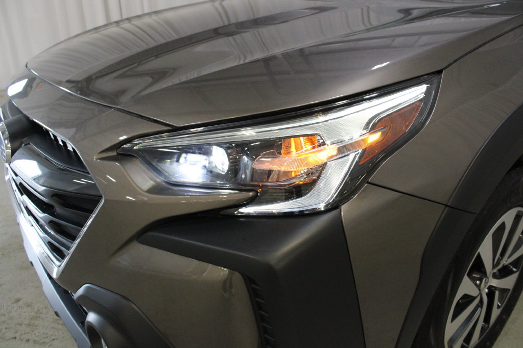 Used 2024 Subaru Outback Premium AWD/4WD image 35