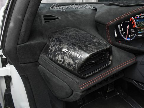 Used 2018 Lamborghini Huracan Performante AWD/4WD image 10