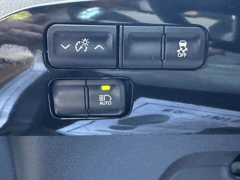 Used 2016 Toyota Prius Three Touring image 24