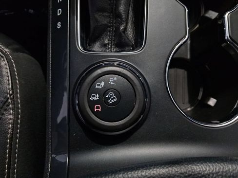 Used 2018 Ford Explorer Limited AWD/4WD image 17