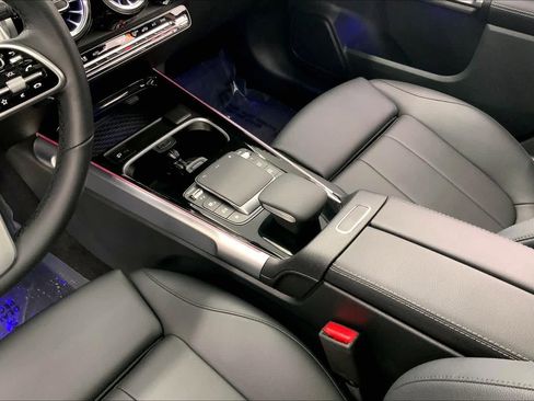 Certified 2023 Mercedes-Benz GLB 250 image 26