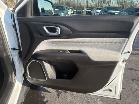 Used 2022 Jeep Compass Latitude image 25