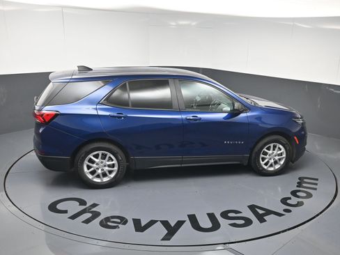 Used 2022 Chevrolet Equinox LS w/ LS Convenience Package FWD image 33