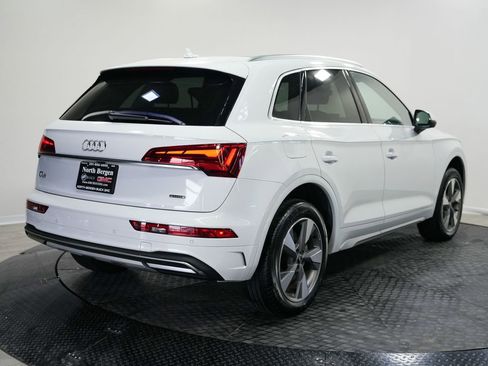 Used 2023 Audi Q5 2.0T Premium w/ Convenience Package AWD/4WD image 8