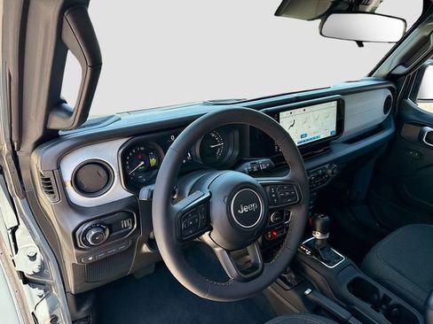 Used 2024 Jeep Wrangler Willys AWD/4WD image 24