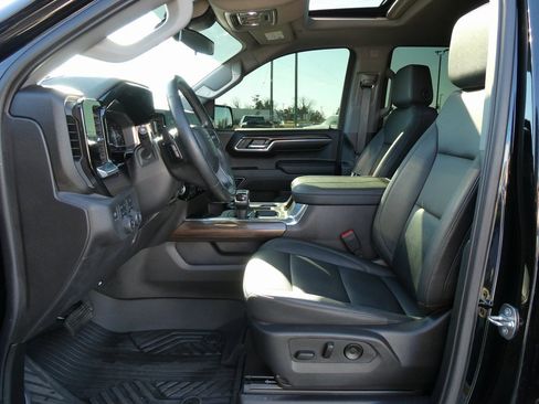 Certified 2024 Chevrolet Silverado 1500 LT Trail Boss w/ Convenience Package II image 20