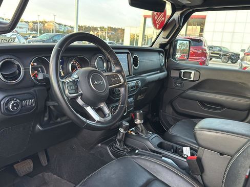 Used 2022 Jeep Gladiator Overland w/ Popular Equipment Package AWD/4WD image 15