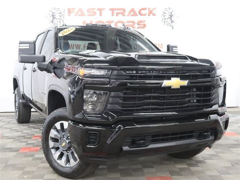 Used 2024 Chevrolet Silverado 2500 Custom w/ Custom Value Package AWD/4WD image 3