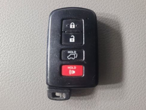 Used 2019 Toyota Highlander Limited image 32