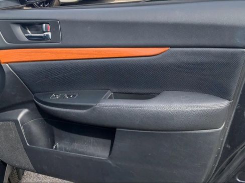 Used 2013 Subaru Outback 2.5i Limited image 22