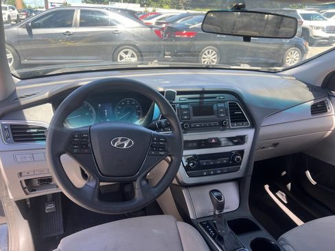 Used 2015 Hyundai Sonata SE image 5