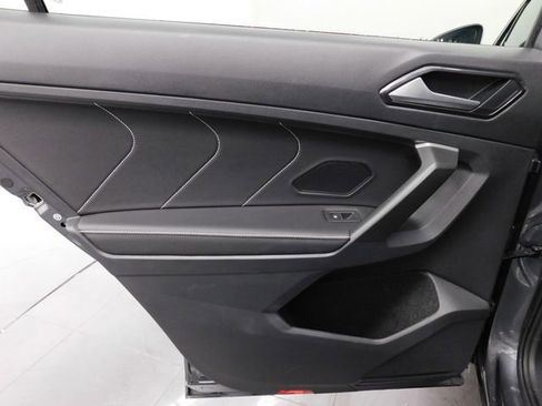 Used 2024 Volkswagen Tiguan SE image 23