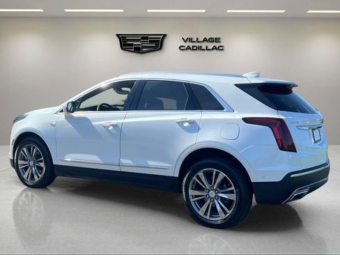 Used 2021 Cadillac XT5 Premium Luxury FWD image 3