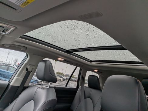 Certified 2024 Toyota Grand Highlander XLE image 18