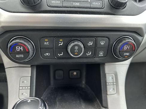 Used 2018 GMC Acadia SLT FWD image 18