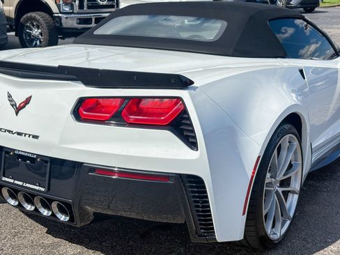 Used 2017 Chevrolet Corvette Grand Sport w/ Carbon Flash Badge Package RWD image 18