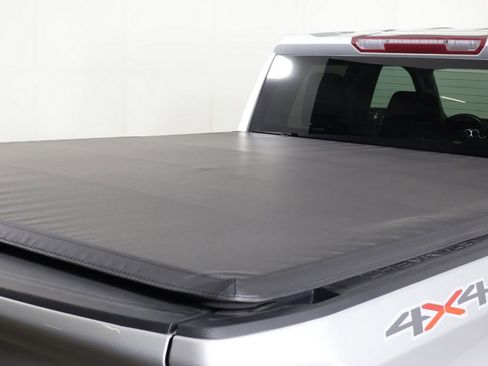 Used 2022 Chevrolet Silverado 1500 LT AWD/4WD image 18